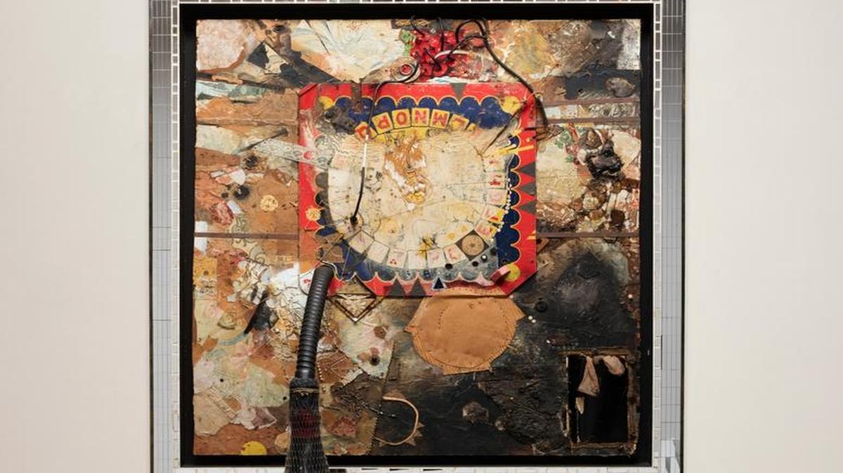 The multimedia piece “Tick-Tock Jelly Clock Cosmotron” by Bruce Conner