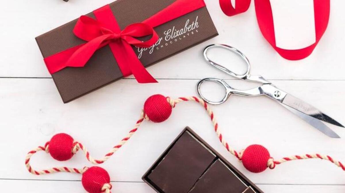 Ginger Elizabeth’s holiday macarons kick off the “12 Days of Midtown.”