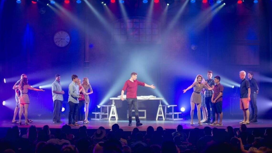 Rob Lake brings the magic to Harrah’s