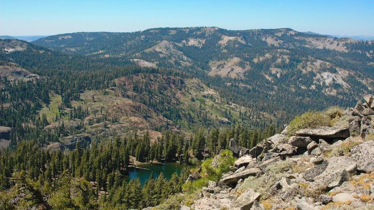 
Fordyce Creek Trail offers breathtaking views of the Sierra Nevada. The trail offers multiple deep-water crossings. 

