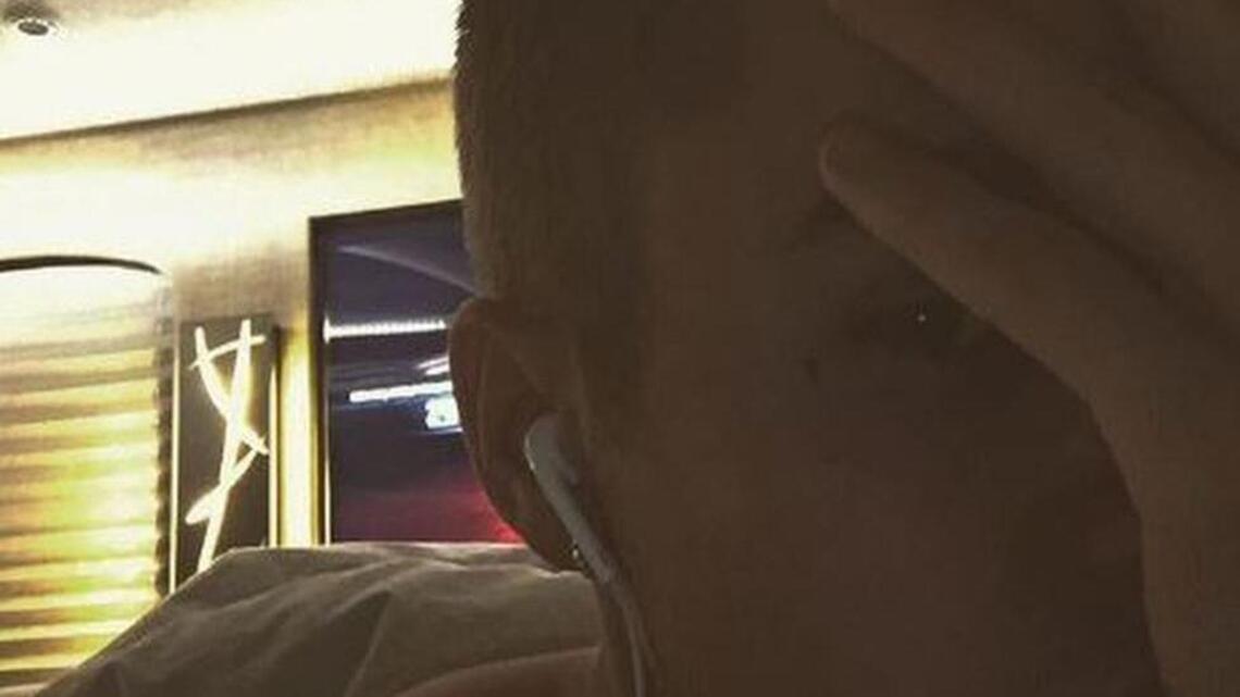 Justin Bieber debuts tiny, tiny face tattoo, and his fans react