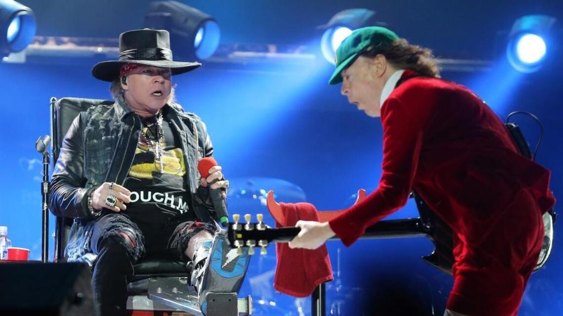 Axl Rose performs with AC/DC for first time at Lisbon Concert