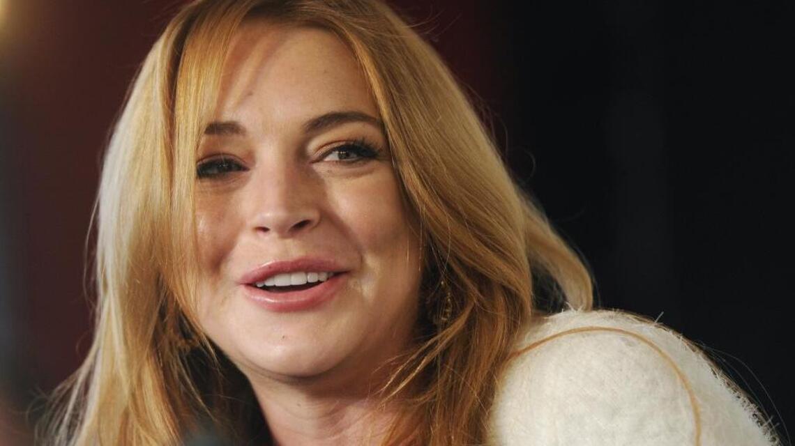 Lindsay Lohan’s relationship issues spill into public on beach