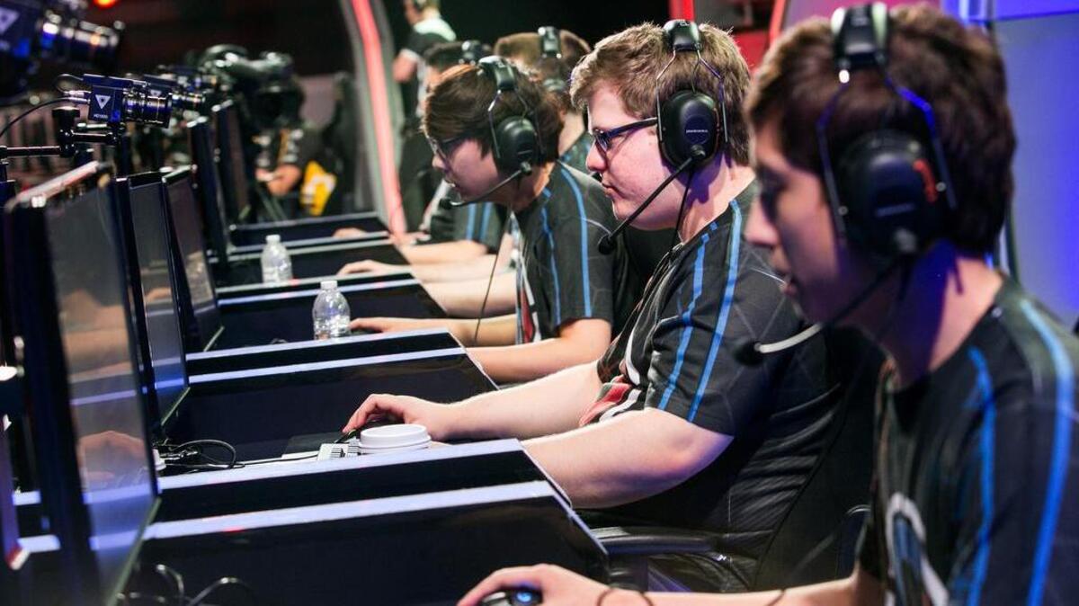 Team Fusion battles against Team Dignitas during a “League of Legends” tournament in which teams battled for a place in the North American League Championship Series at Riot Games studio in Los Angeles on April 26, 2015.