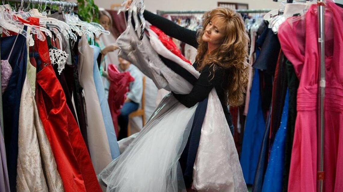 Too sexy? Too boring? Ground rules for prom dress shopping