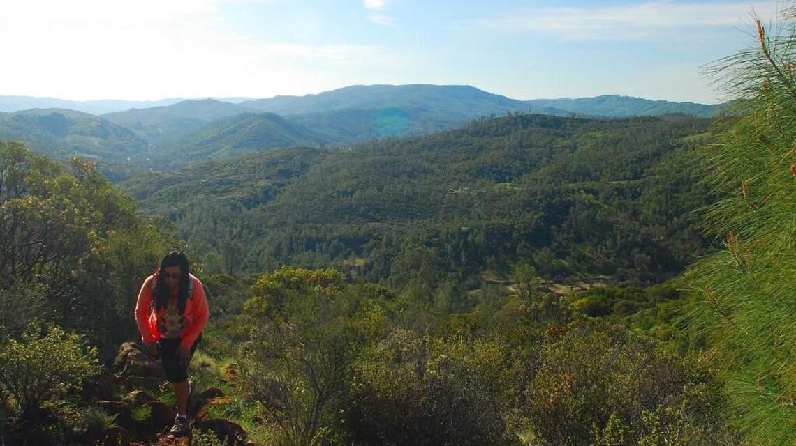 Volunteer trailblazers help hikers explore Northern California