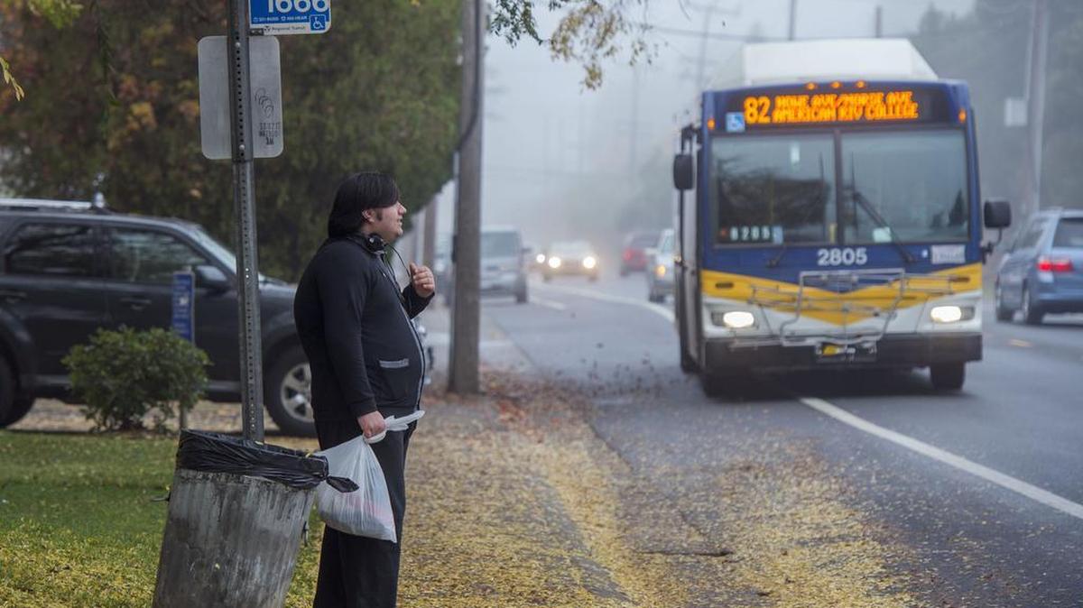 A bus picks up a rider at American River College in 2015. Sacramento Regional Transit will update schedules for nine bus routes starting Monday to improve reliability for riders traveling to destinations including the airport, Citrus Heights and south Sacramento.