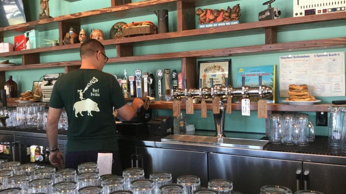At Sacramento’s newest hofbrau, it’s Thanksgiving in June