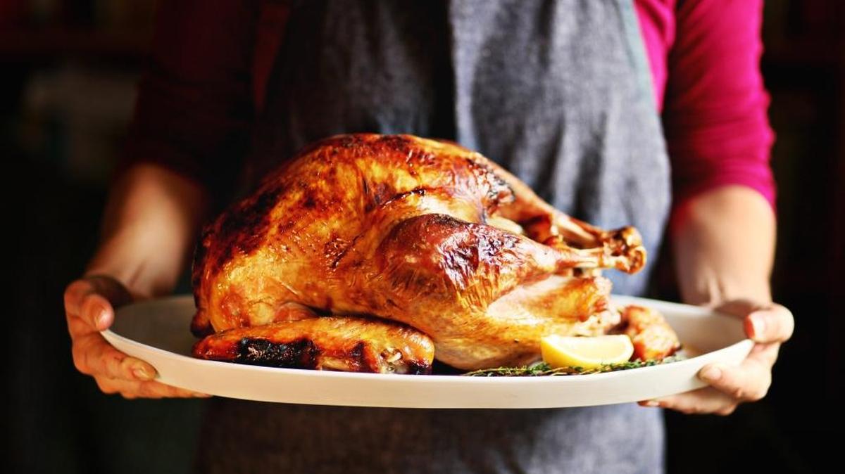 These Sacramento restaurants are serving Thanksgiving meals and filling to-go orders: Urban Roots, Hawks Public House, Firehouse Restaurant and more.