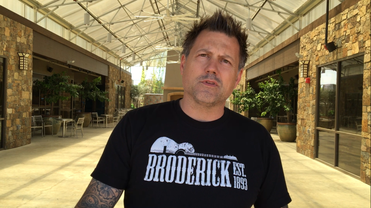 Sacramento restauranteur Chris Jarosz of Broderick Roadhouse will take over food service at the state Capitol.