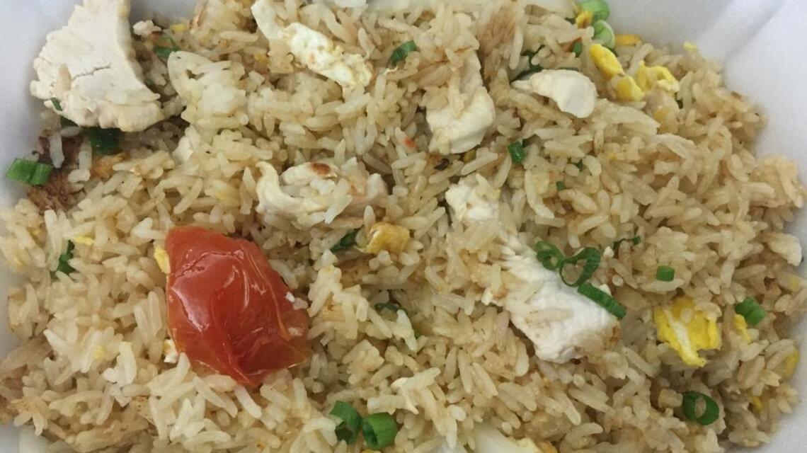 A midtown dive bar with delicious Thai food? You heard correctly