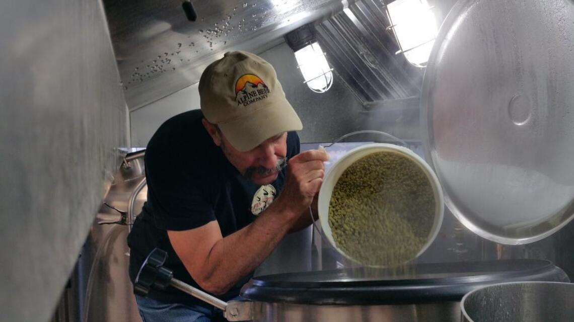 Beer Run: Device’s collaboration beer a reflection of Sacramento’s reputation