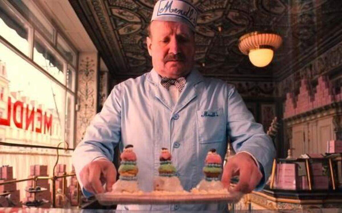 
 The towering Courtesan au Chocolat pastry is the signature creation of Mendl’s. Our party version is shorter.

