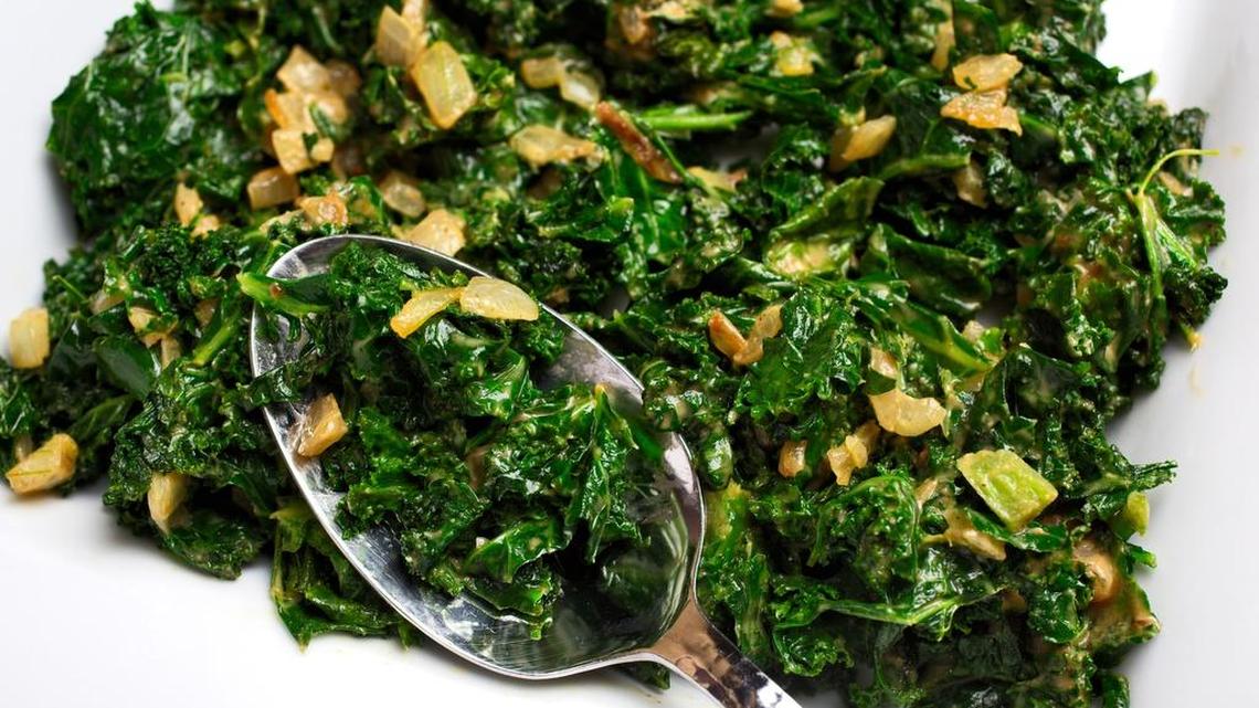 Sautéed kale with peanut sauce