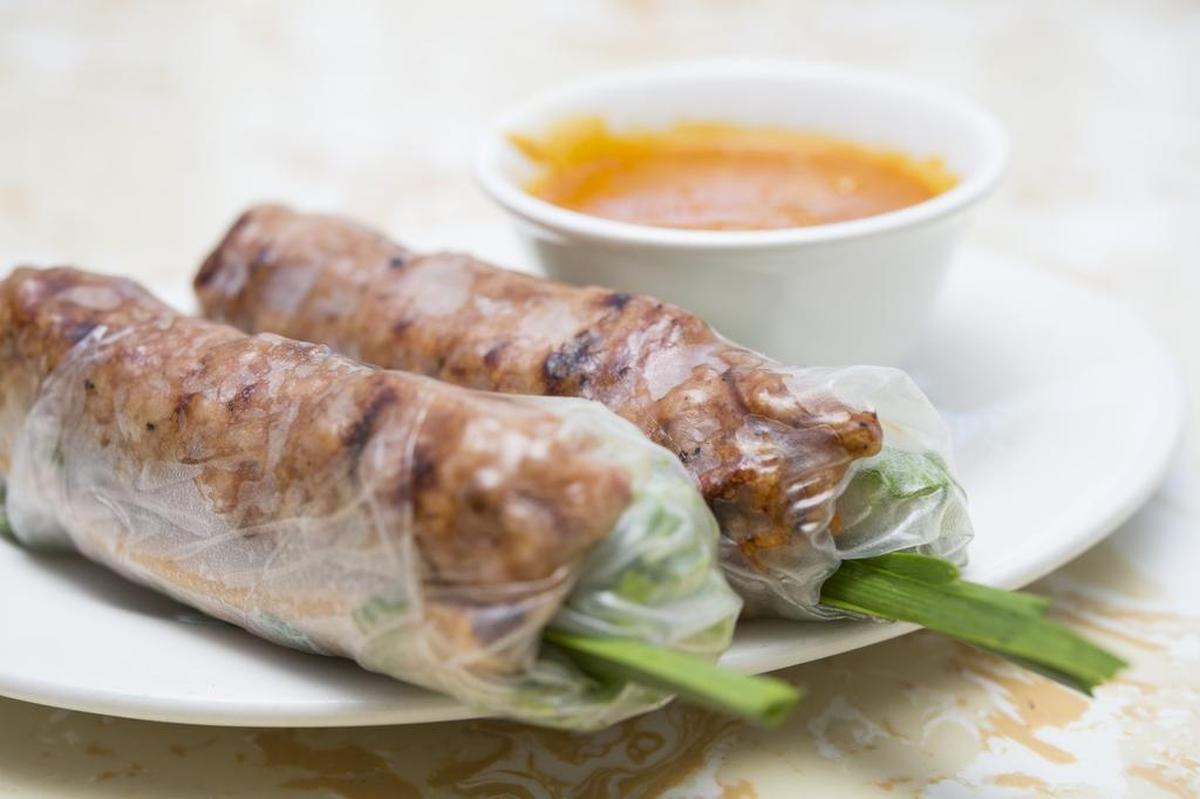 Fresh spring rolls with grilled pork.
