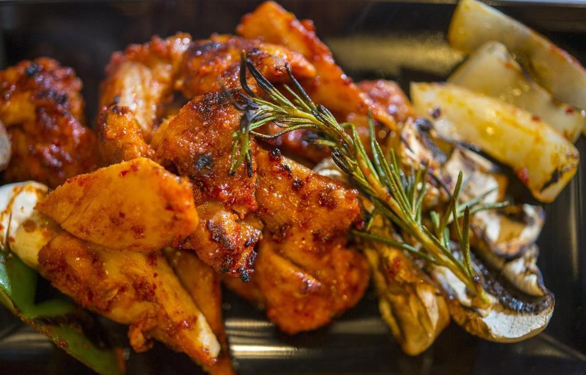 Spicy pepper paste chicken