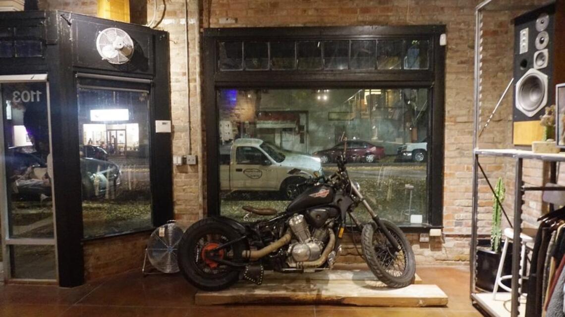 South restaurant owners sell vintage fashion as well as comfort food