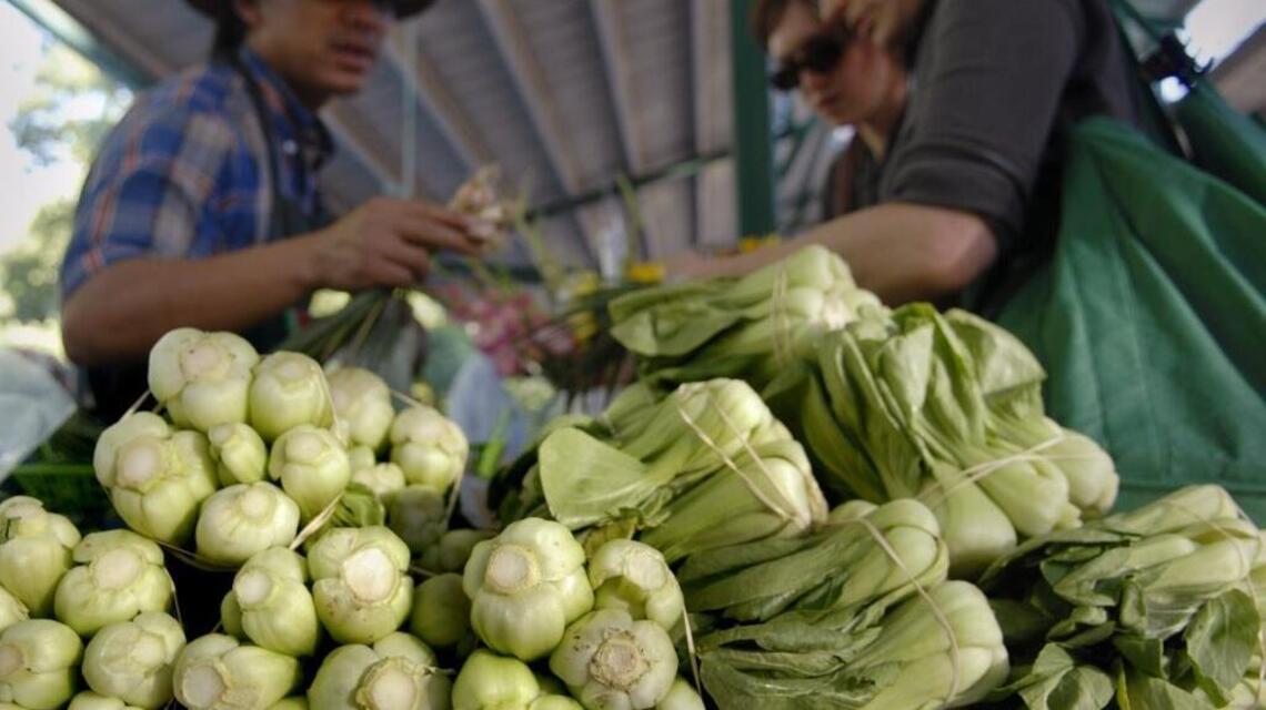 Buying directly from farmers has outsized impact on local economy, UC Davis study finds