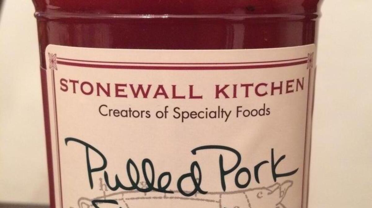 Stonewall Kitchen pulled pork simmering sauce