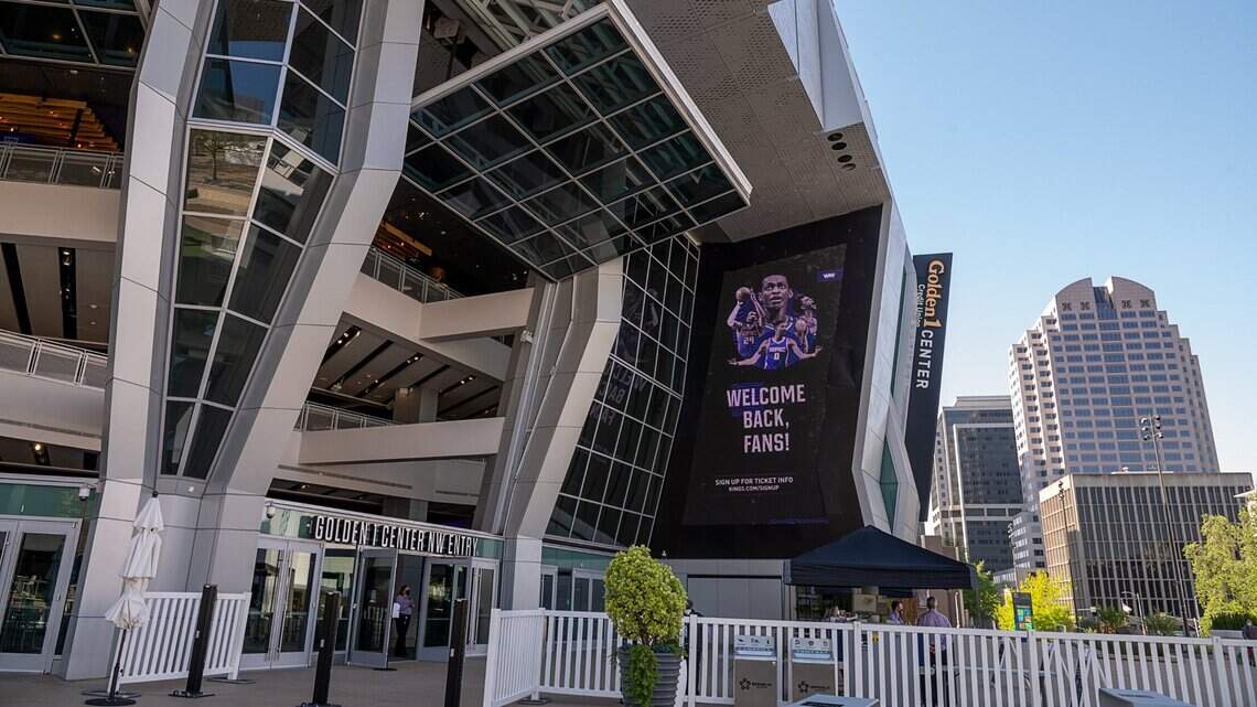 If Milwaukee can do it, so can Sacramento. Seize the moment, and the Kings hoist a trophy