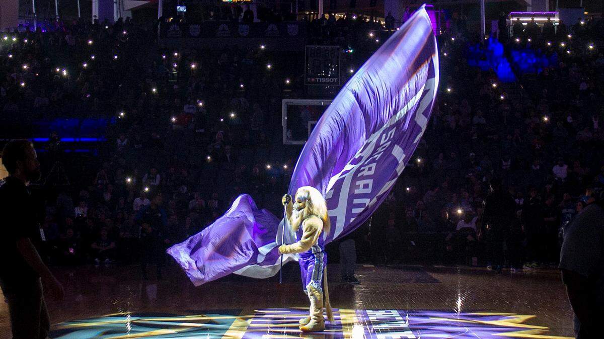 Sacramento Kings mascot Slamson waves the teams flag before the start of Monday evenings NBA basketball game between the Sacramento Kings and the Orlando Magic on January 7, 2019 at the Golden 1 Center in Sacramento.