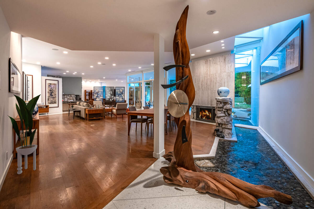 The home has seven-bedroom and seven-bathroom on a 1.2-acre lot.