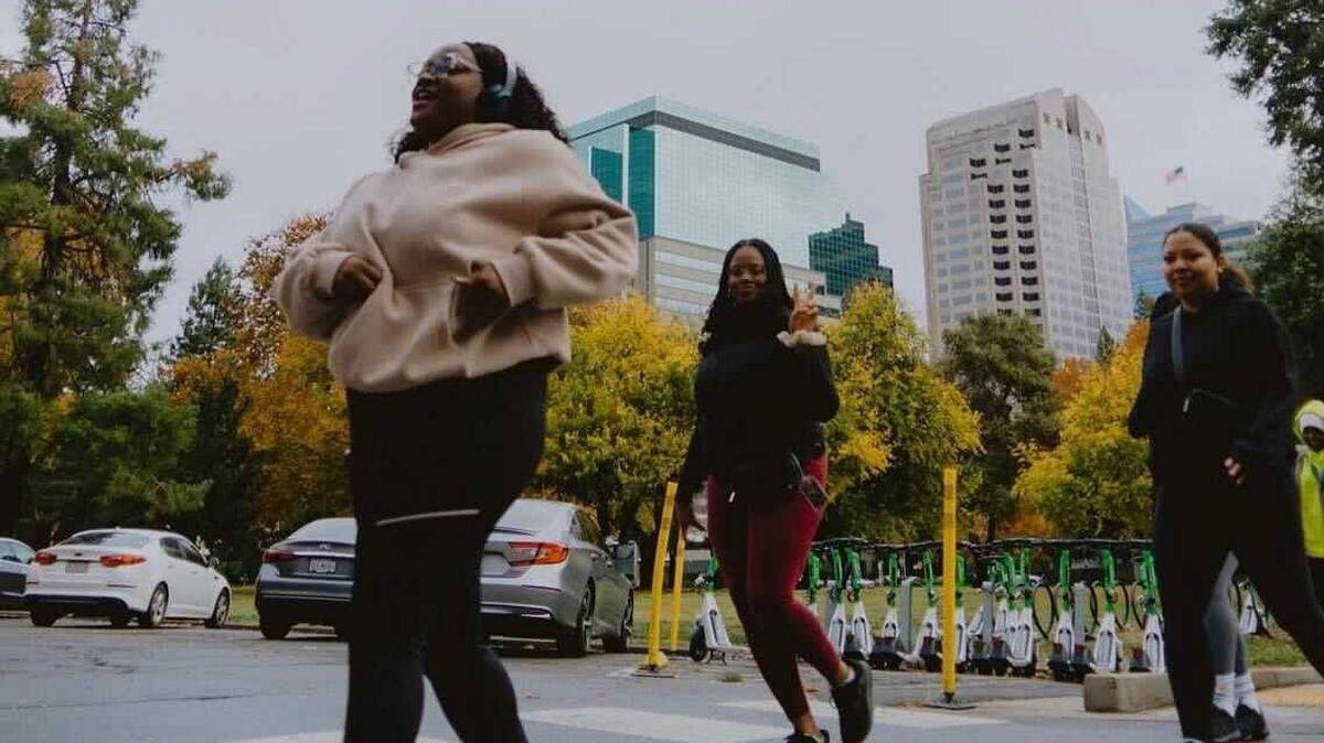 Sacramento run group, Black Girls Run It, will be one of the many run groups participating in the inaugural R&B Running Series event, hosted by Deeper Cuts Therapy this Saturday.