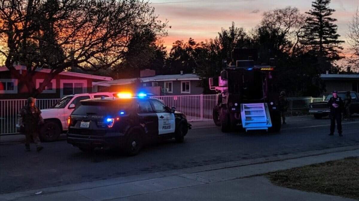 Detectives and SWAT teams with the West Sacramento Police Department are serving a search warrant at a residence Thursday, Jan. 30, 2020, in the 700 block of Beardsley Drive.
