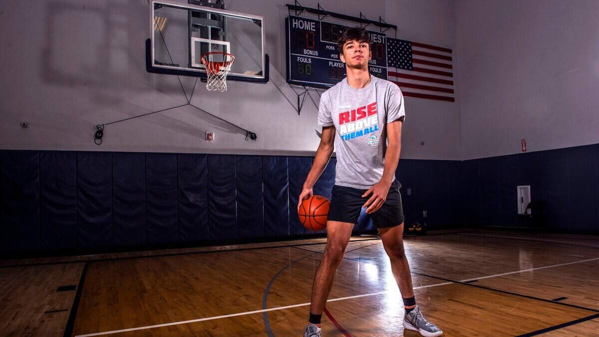 Andrej Stojakovic of Jesuit High School dribbles the ball during a practice at Sport Courts Fitness in Sacramento on Wednesday, June 29, 2022.