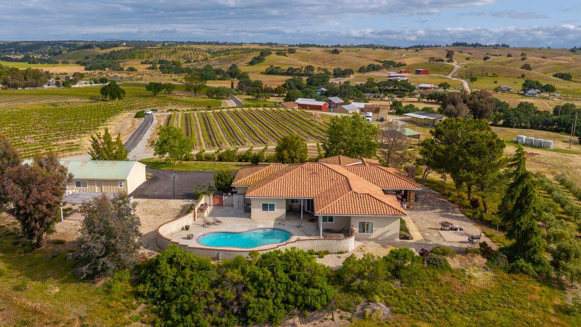 Vineyard estate in Paso Robles offers winemaking amid the wildlife for $4.9M. Take a look