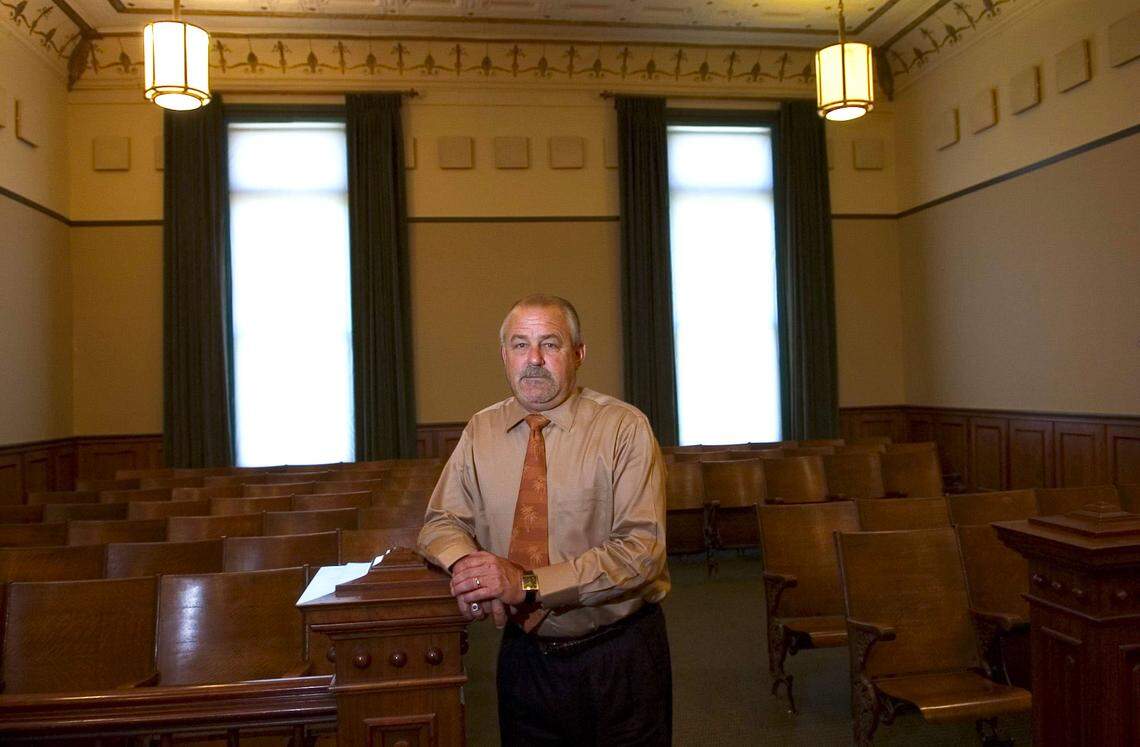 Colusa County District Attorney John Poyner stands in a Colusa courtroom in 2005, a few years before he prosecuted the Quinton Watts case.