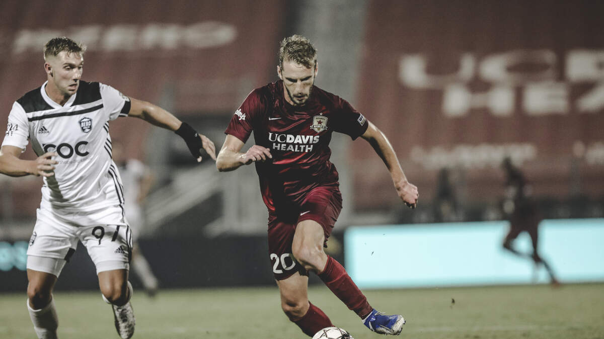 Sac Republic midfielder Villyan Bijev looks to make a pass in his team’s 3-3 tie to Reno 1868 on Saturday night.