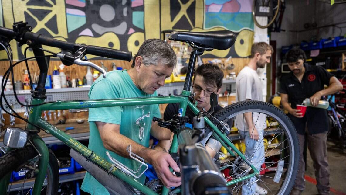 Sacramento ofrecerá clases gratuitas de seguridad para bicicletas y scooters en español