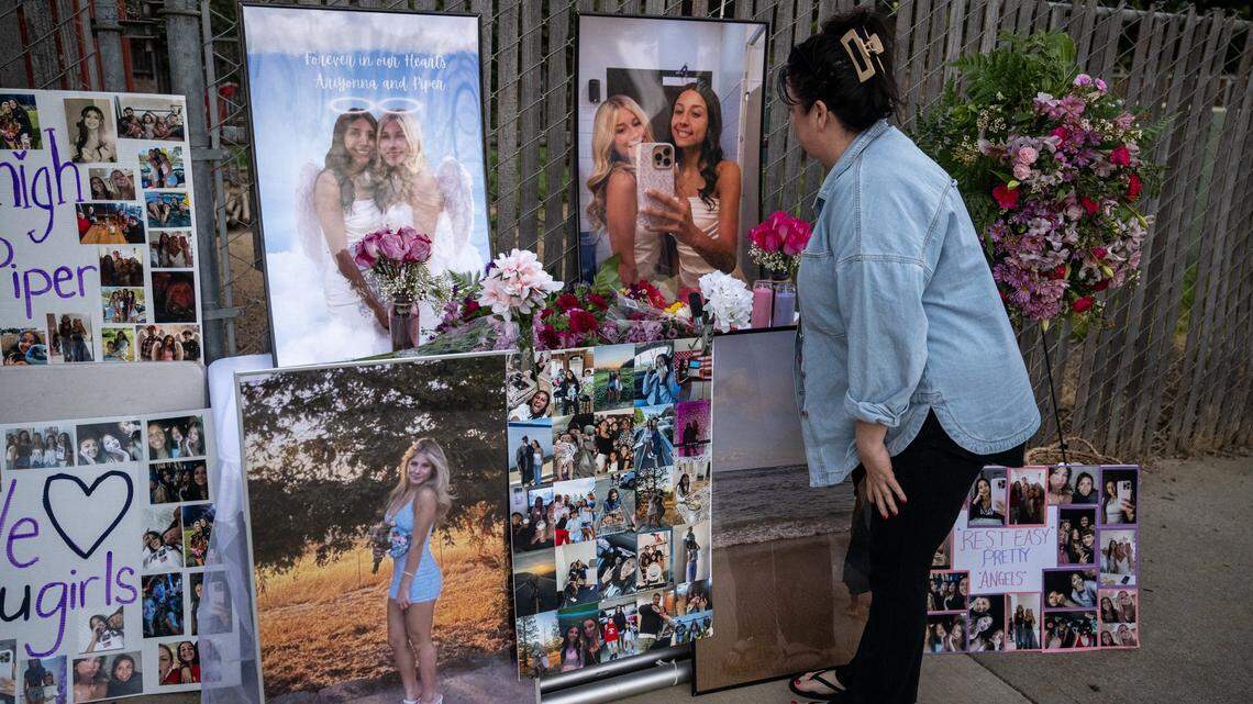 Loved ones gather at vigil to mourn teens killed in Sacramento County crash