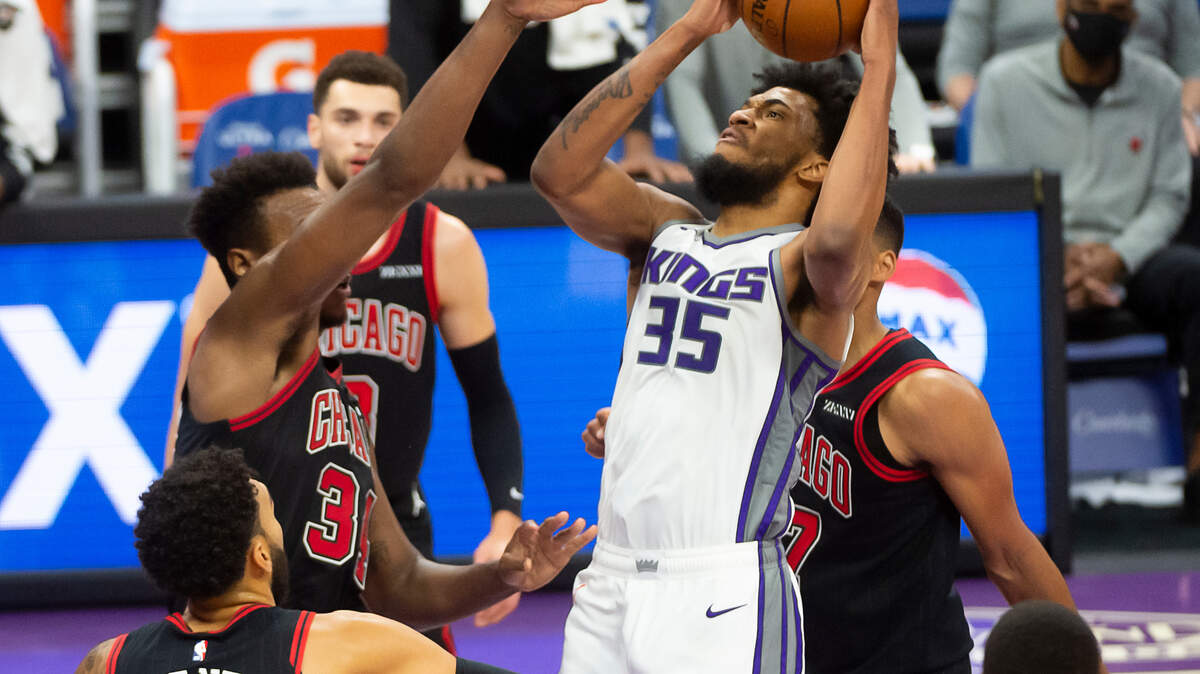 Sacramento Kings forward Marvin Bagley III (35) battlesChicago Bulls guard Devon Dotson (3) during a game at the Golden 1 Center on Wednesday, Jan 6, 2021 in Sacramento.