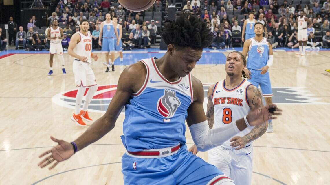 Two Kings starters out against Magic because of back injuries