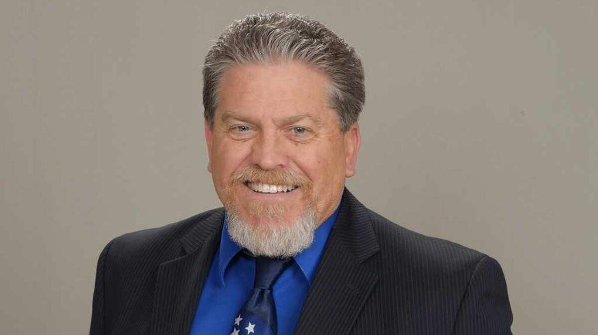 Citrus Heights Mayor Bret Daniels announced he will be stepping down Saturday, Aug. 31, three months before the end of his term. He plans to move to Kentucky.