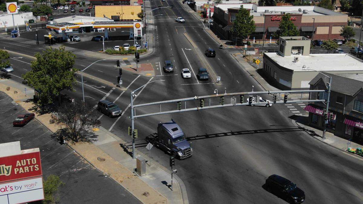 The intersection of Del Paso Boulevard and El Camino Avenue in North Sacramento. The Del Paso Boulevard Partnership chairman resigned on Tuesday May 30, 2023, citing lack of basic public safety services.