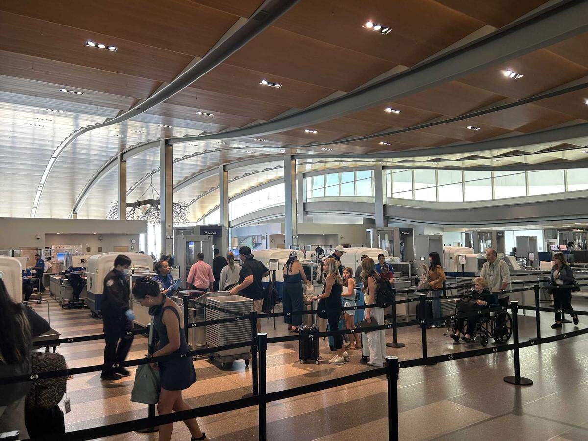 The Sacramento International Airport will be undergoing upgrades and temporarily close more than 800 parking spaces in its garage.