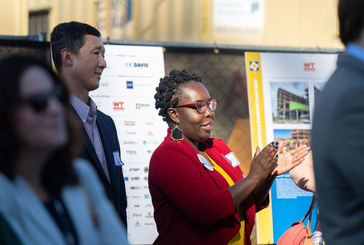 Sacramento mayoral candidate Flo Cofer applauds during Mayor Darrell Steinberg’s final State of the City address on Thursday.