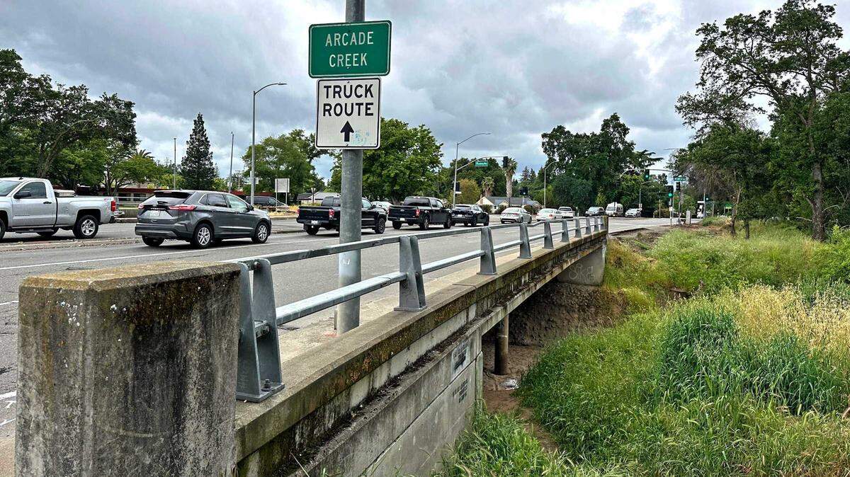 The city of Sacramento will replace the Arcade Creek bridge on Auburn Boulevard. Construction begins in May.