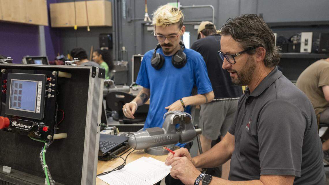 Do college certificate programs pay off? California must find out | Analysis