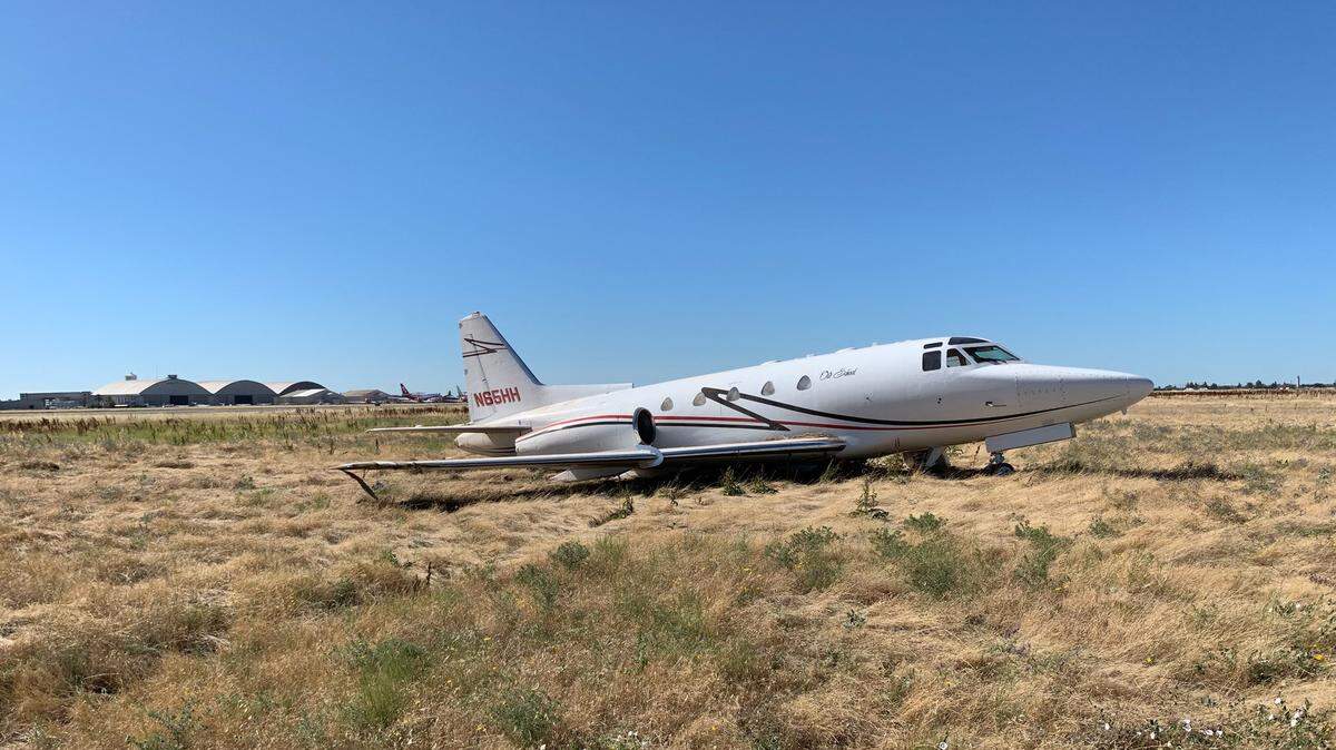 A small jet that landed at McClellan Park ended up in a field after landing gear did not deploy Thursday morning, but the aircraft appeared minimally damaged and no one was reported injured.
