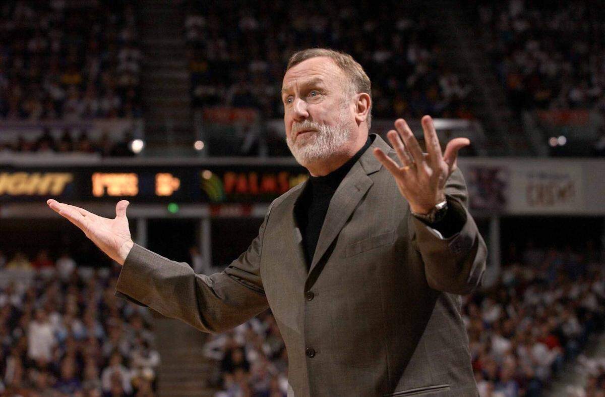 Sacramento Kings head coach Rick Adelman disputes a call during a game against the Los Angeles Lakers at Arco Arena on March 24, 2002.