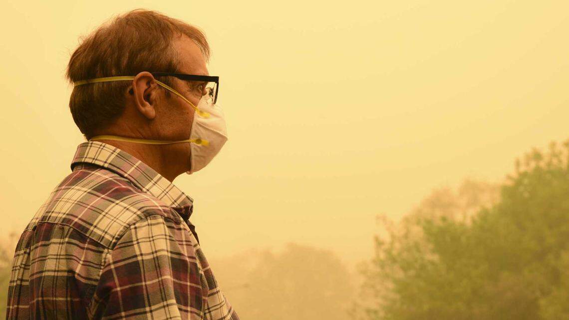 California’s poor air quality from wildfire smoke raises COVID-19 risk. Here’s why