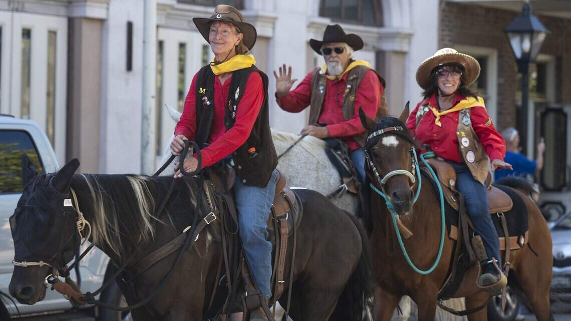 Pony Express arrives in Old Sacramento after 10 days and nearly 2,000 miles