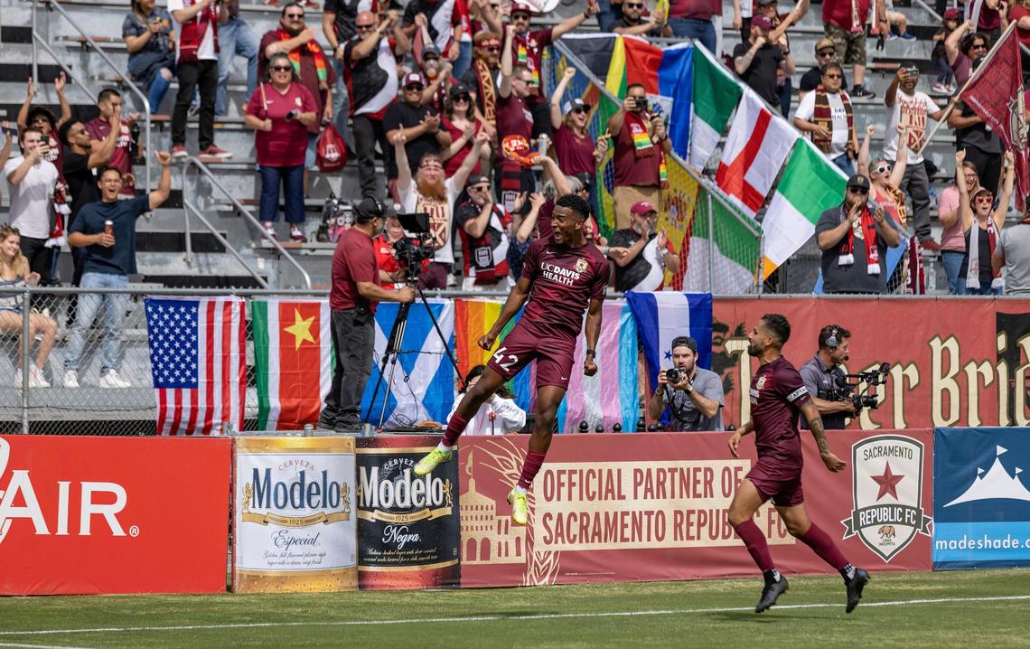 Sacramento Republic FC forward Douglas Martínez (42) celebrates after scoring a penalty goal to tie the match during the first half of a USL soccer match against Tulsa on Sunday at Heart Health Park.