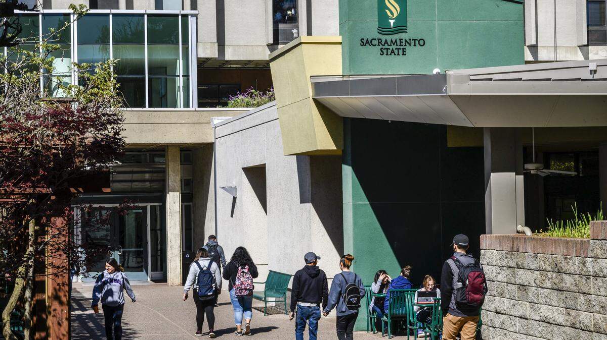 Sacramento State students make their way to the University Union March 12, 2020. California seeks consistent transfer credit rules so community college courses count at UC and CSU. AB 2236 would speed decisions and reduce costs for students.