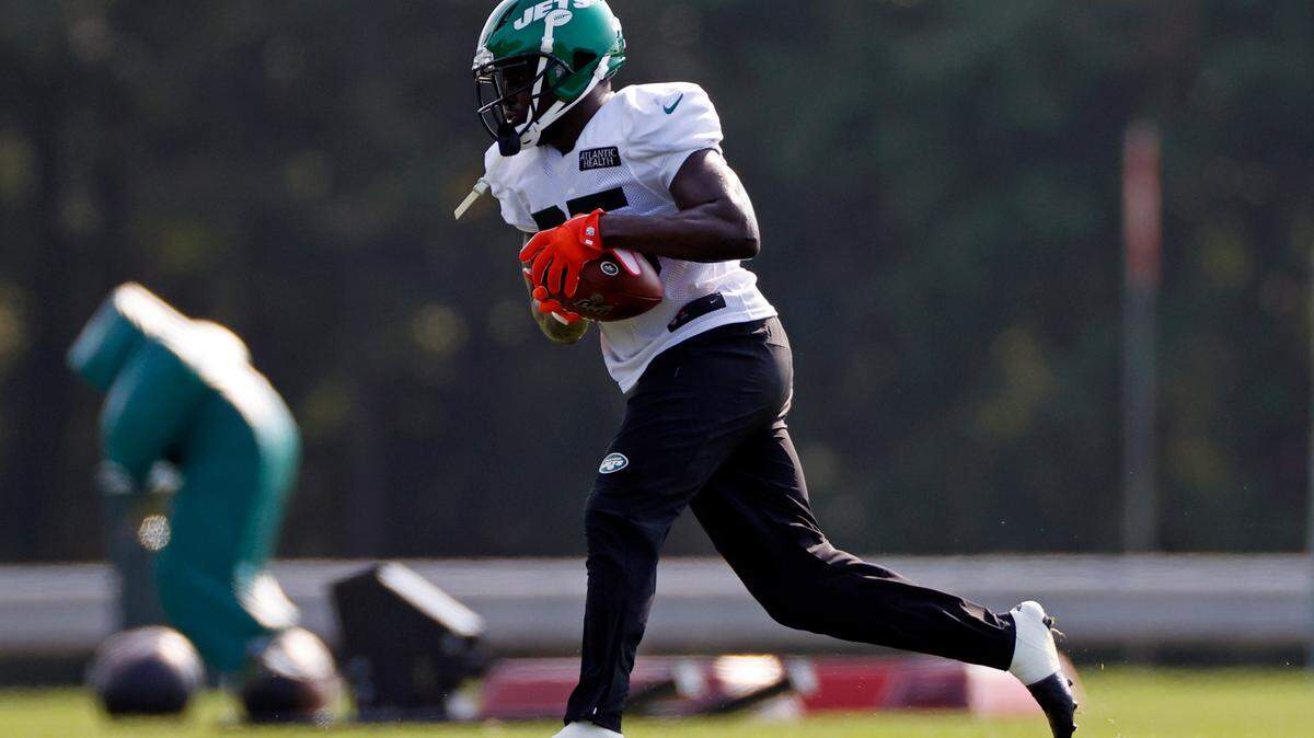 New York Jets running back Frank Gore made his name with the 49ers.
