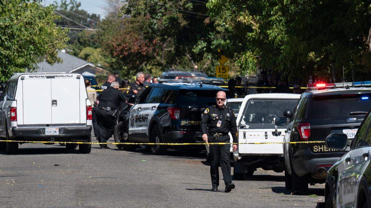 Sacramento County sheriff’s deputies investigate a deputy-involved shooting on Enrico Boulevard in south Sacramento on Wednesday, Sept. 28, 2022.

